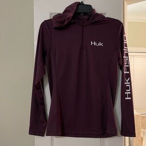 Huk women’s hooded performance shirt